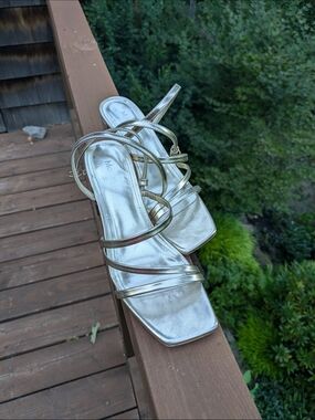 Modatope Metallic Gold Strappy Block Heel Sandals